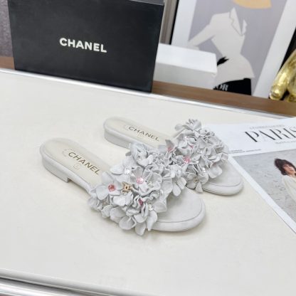 Chanel Spring/Summer Dance Shoes Collection White Retro Printed Brick Slippers - Image 4