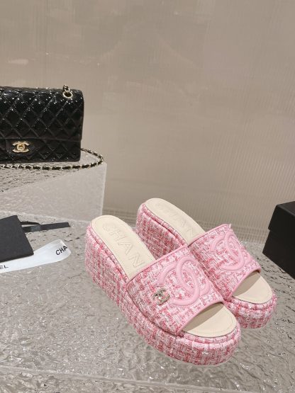 Chanel summer classic pink double c design stylish and comfortable slippers front 3cm back 7cm - Image 4