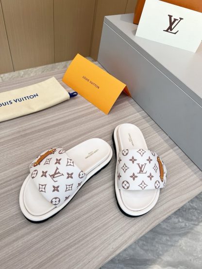 Louis Vuitton's latest fashion casual half slippers - Image 4