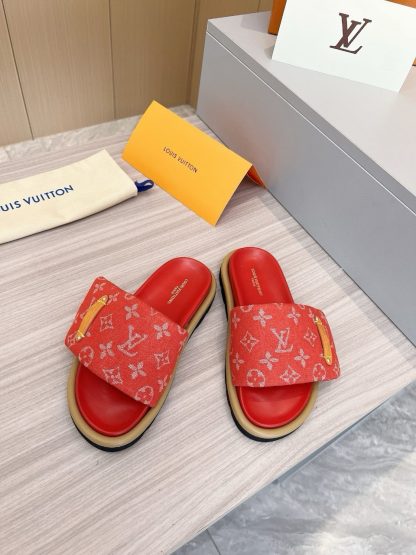 Louis Vuitton's latest fashion casual half slippers - Image 4