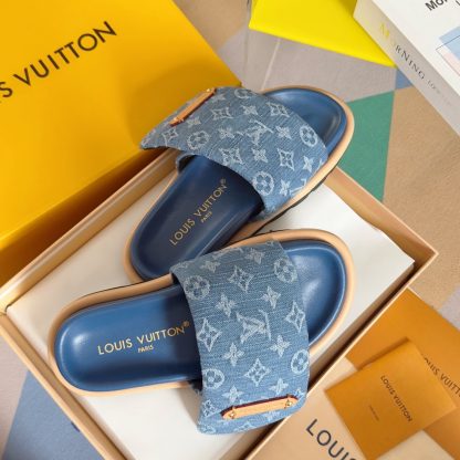Louis Vuitton's latest fashion casual half slippers - Image 4