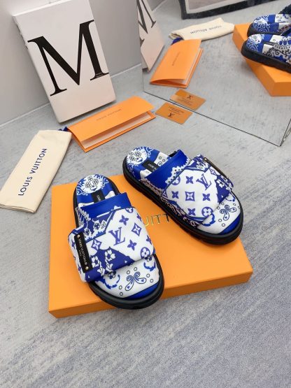 Louis Vuitton Early Spring Couple's Closed-Toe Slippers - Image 4