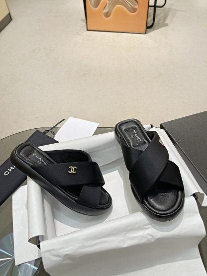 Chanel Spring/Summer Classic Comfortable Black Versatile Sandals - Image 4