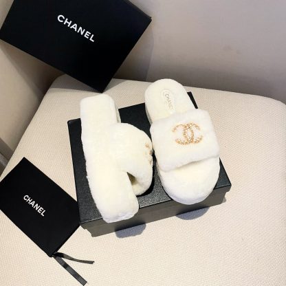 Chanel new white pure natural lambswool slippers - Image 4