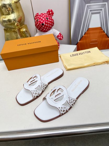 Louis Vuitton's new hollow slippers - Image 3