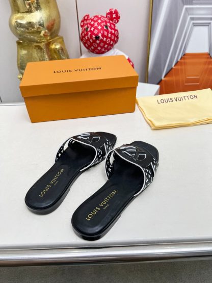 Louis Vuitton's new hollow slippers - Image 3