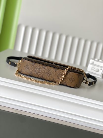 Louis Vuitton M26587CHAIN ​​IVY Chain Crossbody Bag - Image 4