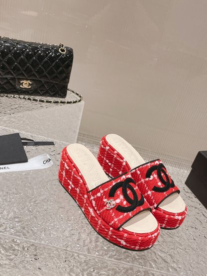 Chanel summer classic red and black double C design stylish and comfortable slippers front 3cm back 7cm - Image 4