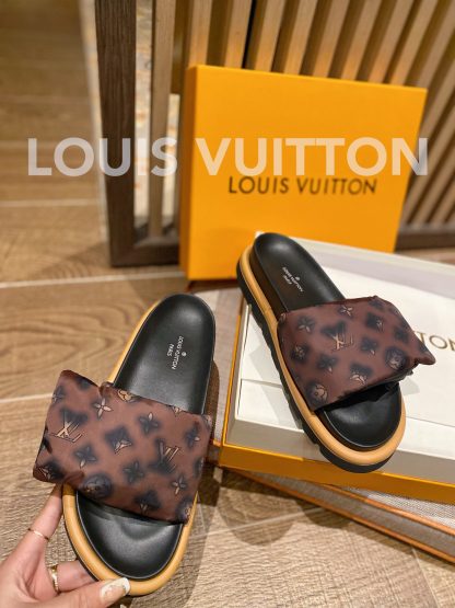 Louis Vuitton's latest hot-selling Velcro series couple's thick-soled slippers - Image 4
