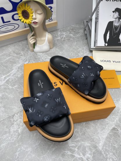 Louis Vuitton's latest hot-selling Velcro series couple's thick-soled slippers - Image 4