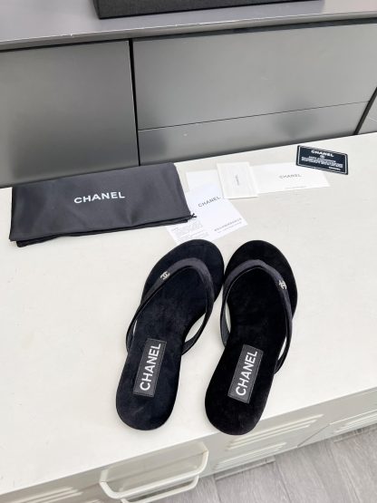 Chanel Spring/Summer Leather Velvet Black Flip-Flops - Image 4