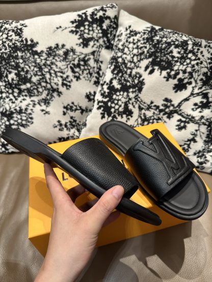 Louis Vuitton full leather slippers - Image 4