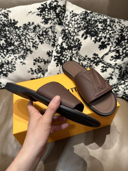 Louis Vuitton full leather slippers - Image 4