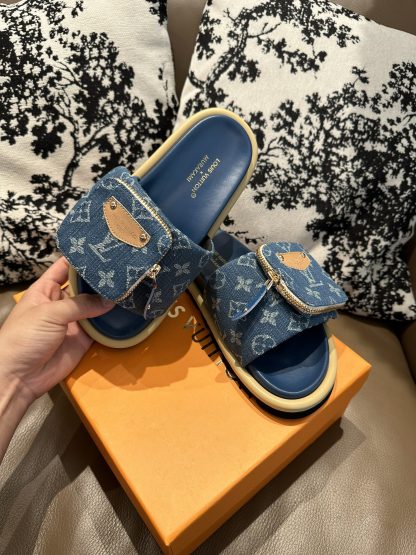 Louis Vuitton Couple's Small Backpack and Four-Color Slippers - Image 4