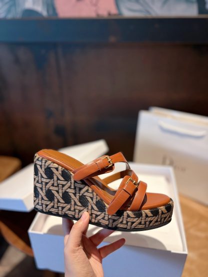 Dior exquisite versatile wedge sandals - Image 4