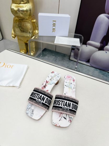 Dior hot-selling true silk satin high-heeled sandals - Image 4