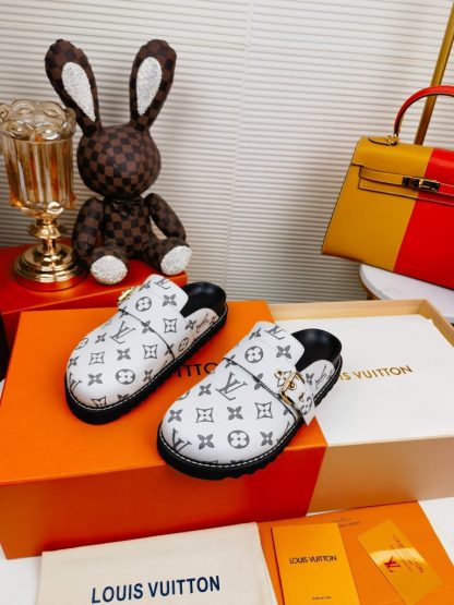 Louis Vuitton monogram bread slippers - Image 4