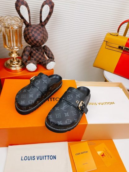 Louis Vuitton monogram bread slippers - Image 4