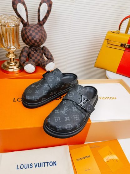 Louis Vuitton monogram bread slippers - Image 4