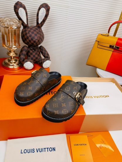 Louis Vuitton monogram bread slippers - Image 4