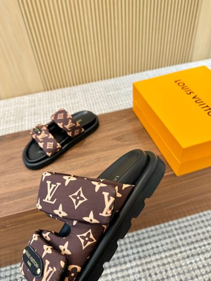 Louis Vuitton classic old pattern slippers - Image 4
