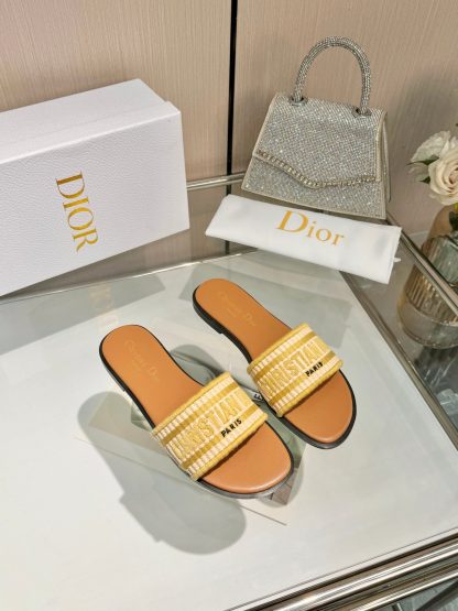 Dior exquisite fashionable flat slippers - Image 4
