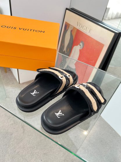 Louis Vuitton high-end men's summer slippers - Image 4