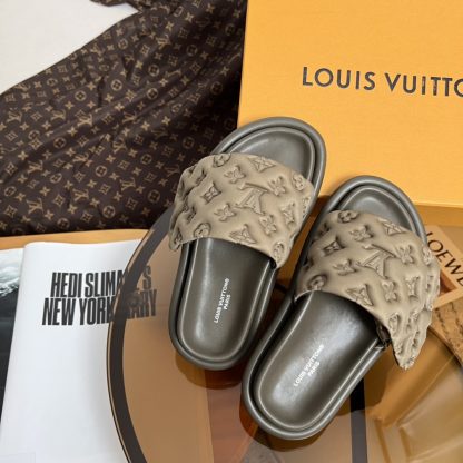 Louis Vuitton embossed silk slippers - Image 4