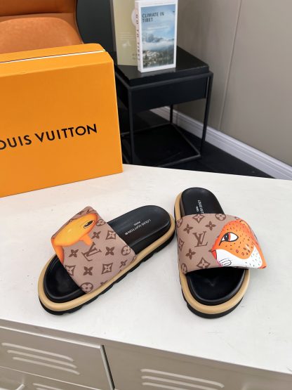Louis Vuitton embossed logo Ol Llow Comfort slide sandals - Image 4