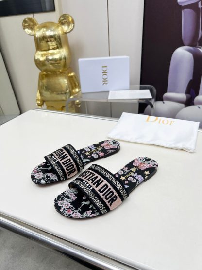 Dior Women's Fashion Monogram Embroidered Leather Slippers - Image 3
