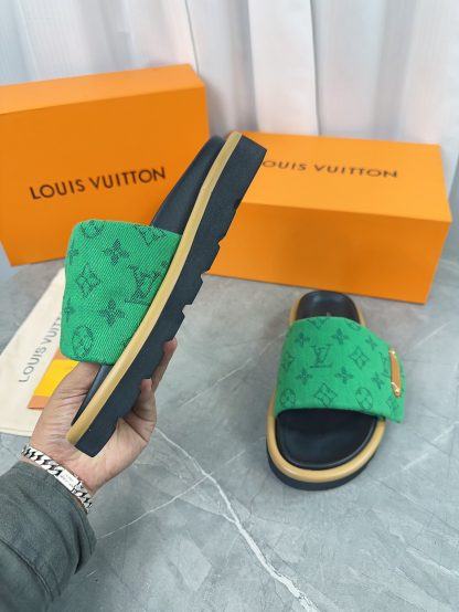 Louis Vuitton's latest fashion casual half slippers - Image 4