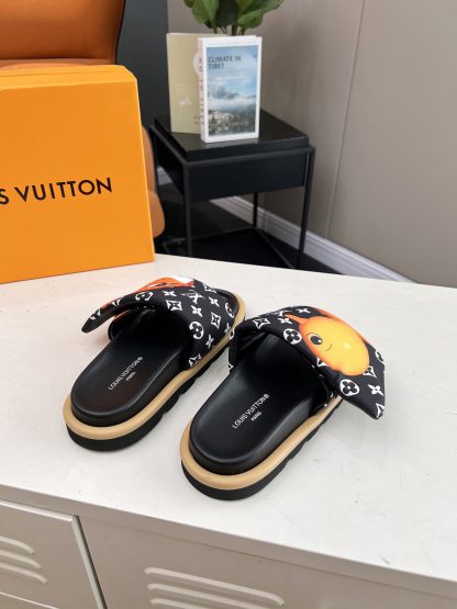 Louis Vuitton ol llow comfort flat sandals - Image 6