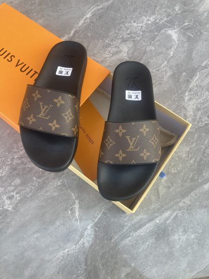 Louis Vuitton classic couple slippers - Image 6
