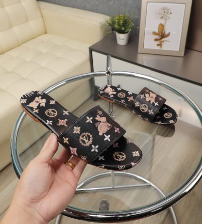 Louis Vuitton low-top flip flops - Image 5