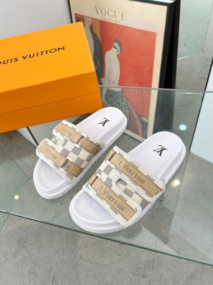 Louis Vuitton high-end men's summer slippers - Image 4