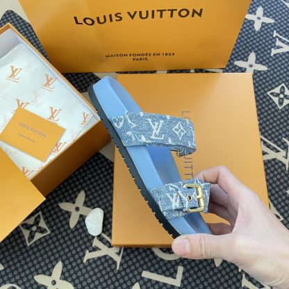 Louis Vuitton classic flip flops - Image 5