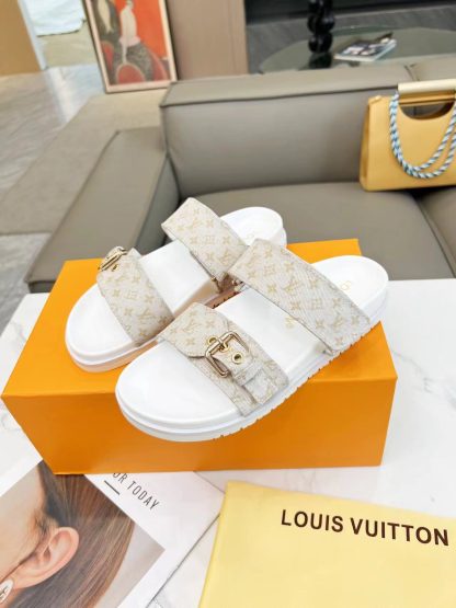 Louis Vuitton Spring and Summer New Slippers - Image 5
