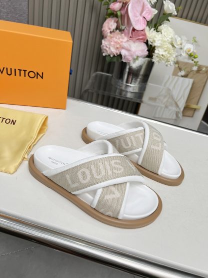 Louis Vuitton Spring and Summer New Slippers - Image 5