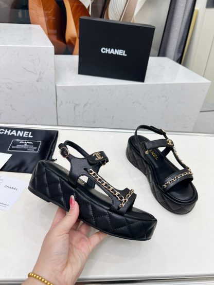 Chanel Spring Black Top Chain Versatile Lightweight Sandals - Image 5
