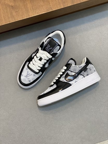 Louis Vuitton co-branded casual sneakers - Image 5