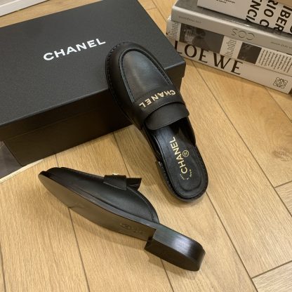 Chanel spring and summer new black high-end diamond buckle letter cowhide butter lazy half-slip sandals - Image 5