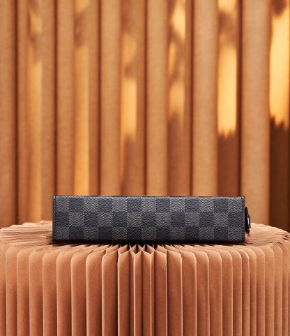 Louis Vuitton Clutch Crossbody Bag Dual-purpose Gaston Wearable Wallet Handbag - Image 5