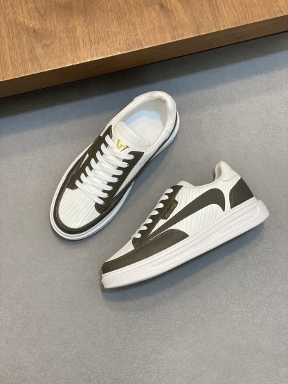 Louis Vuitton Men's Classic Casual Sneakers - Image 5