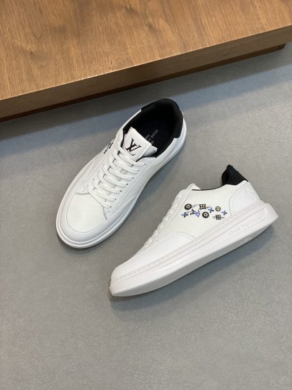 Louis Vuitton Men's Classic Casual Sneakers - Image 5