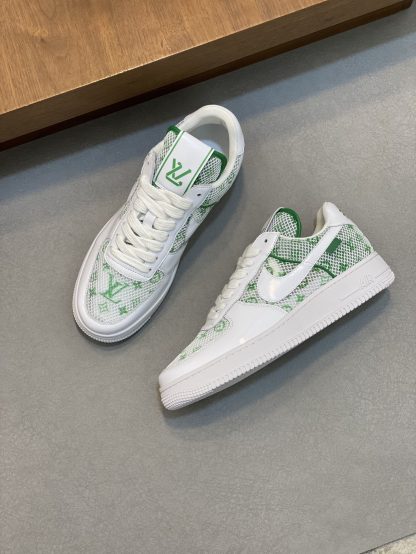 Louis Vuitton co-branded casual sneakers - Image 5