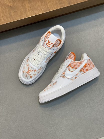Louis Vuitton co-branded casual sneakers - Image 5