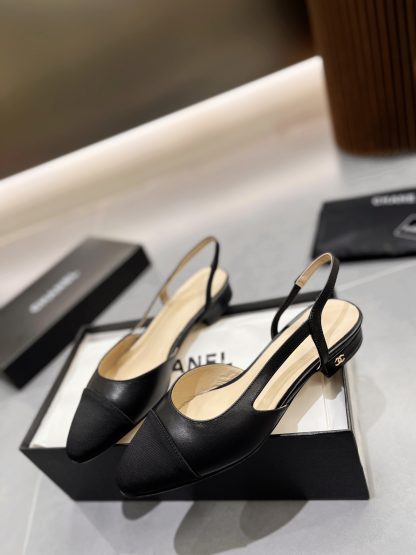 Chanel black pointed lambskin sandals - Image 4