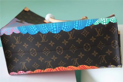 Louis Vuitton Oversized Onthego Bag - Image 5