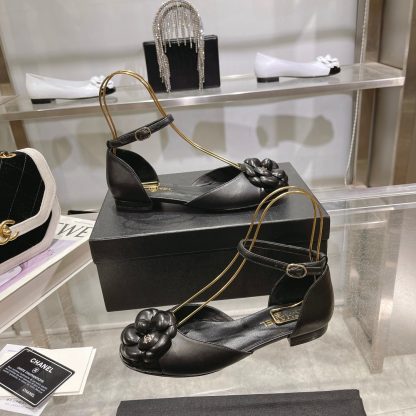 Chanel early spring new camellia series black sandals heel height 2.5cm - Image 5