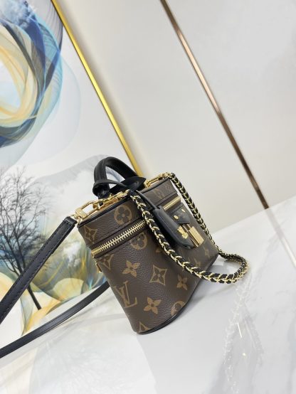 Louis Vuitton VANITY CHAIN ​​POUCH cosmetic bag - Image 5